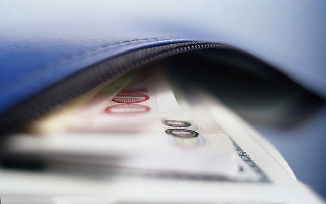 美元、美股期货跳水！美国资产“恐慌性”下跌